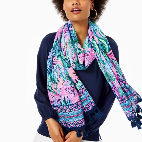 Lilly Pulitzer Resort Scarf High Tide Bringing Mermaid Back - Picture 1 of 6